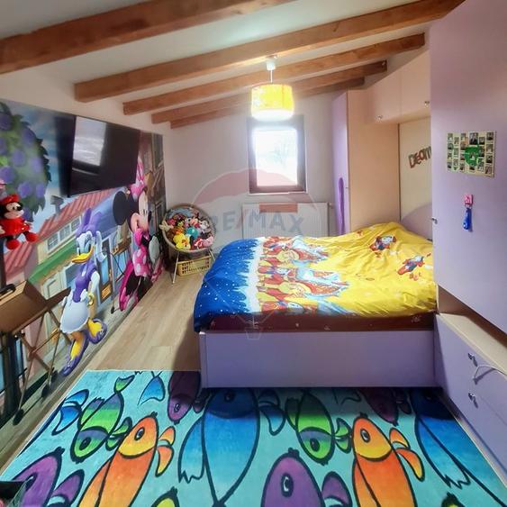 Casa moderna P+M cu 4 camere de vânzare