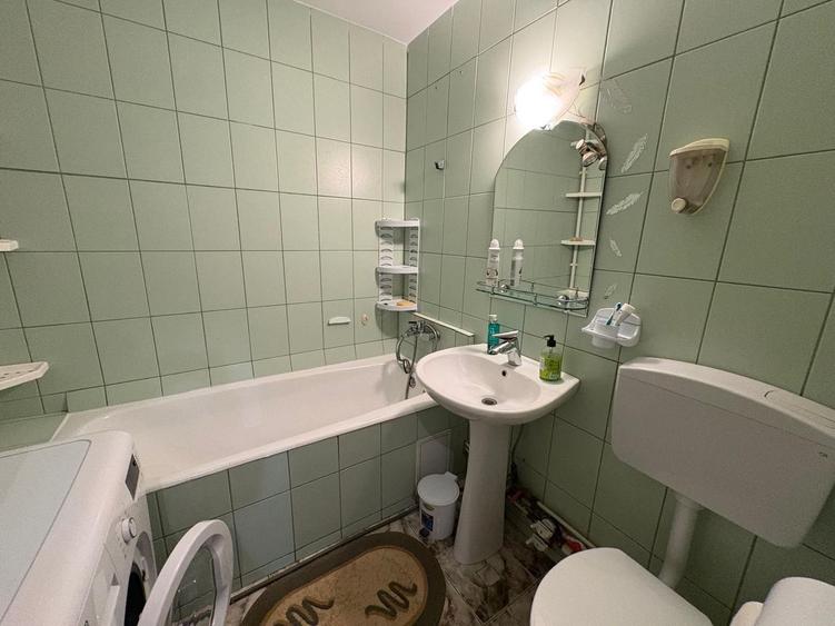 AP. 2 CAMERE P-TA SUDULUI, BLOC REABILITAT, BUCATARIE INCHISA,METROU
