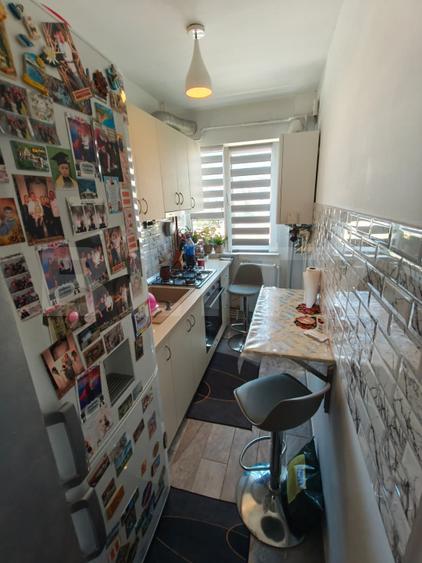 Apartament 2 camere, etaj 2, 41mp, Craiovita Noua, zona Scoala 30
