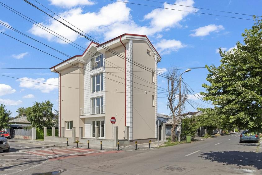 Vila sector 1 - 300mp - P+2+M - 11 camere - Chitila