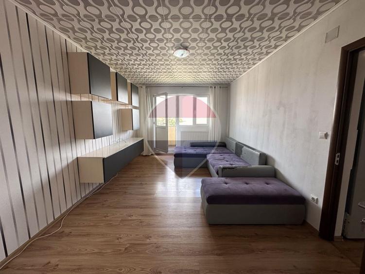 Apartament cu 3 camere de vânzare în zona Soarelui