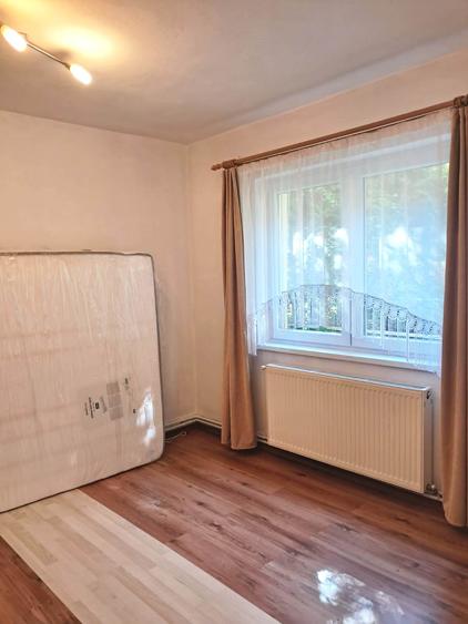 Apartament 2 camere la parter in Vasile Aaron