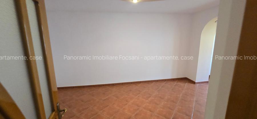 2 camere de vanzare , etaj superior, central  Focsani - 31