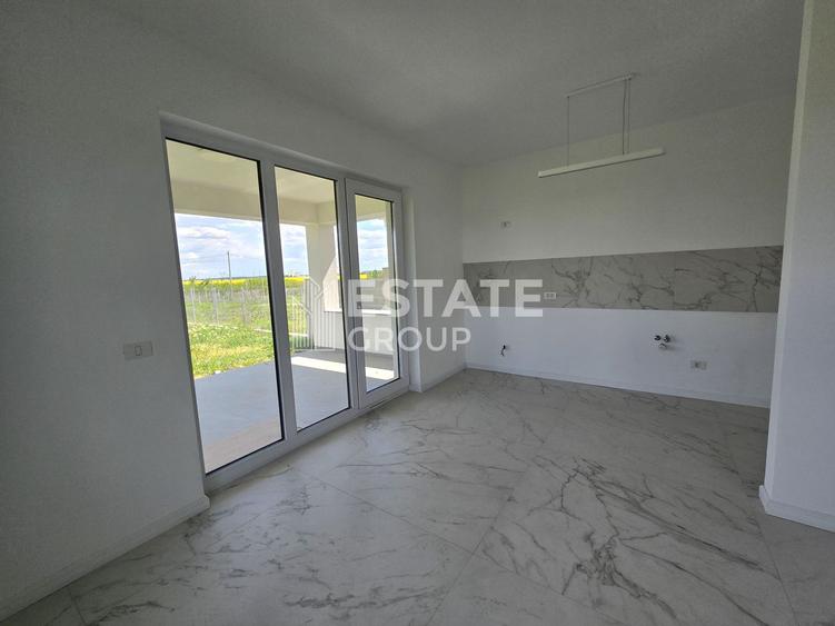 Duplex pe parter cu 3 camere in Covaci