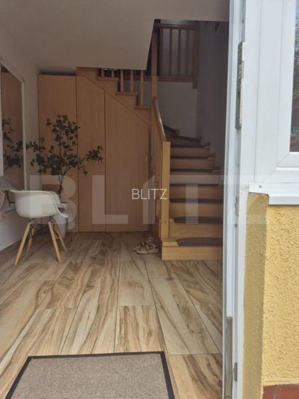 Doua case, Unirii, curti separate - 3