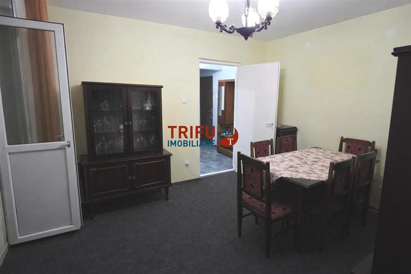 Apartament 4 camere semidecomandat etaj 8 zona Bulevard Cetate