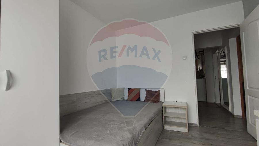 Apartament 3 camere de vanzare zona Calea Aradului