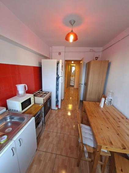 Apartament 3 camere decomandat, zona Pacurari