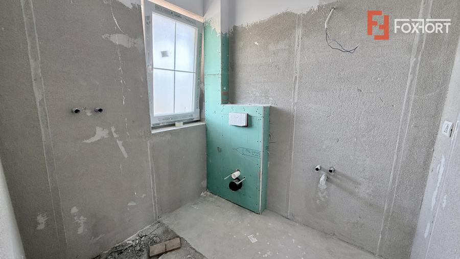 Duplex de vanzare, 5 camere despartit prin garaj - Mosnita Veche