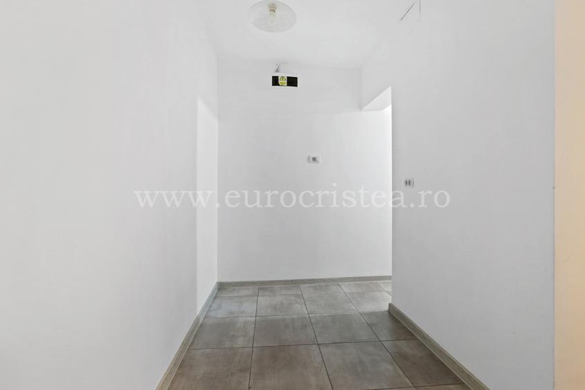 Apartament cu 2 camere de vânzare în Mangalia – Renovat, parter, Strada Sirenei