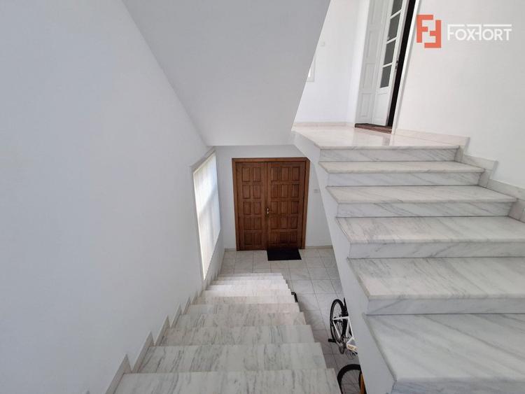 Apartament 3 camere decomandat de inchiriat la casa, zona Crisan