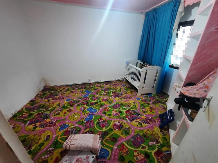 Apartament cu 3 camere decomandat, zona Cug