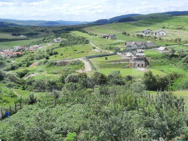 Casa si teren 3450mp, panorama superba asupra orasului