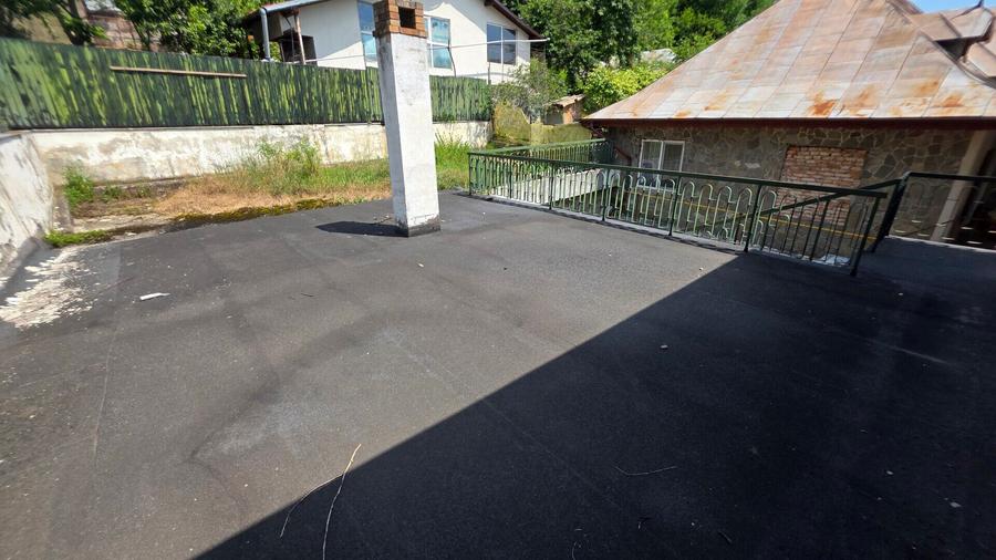 De vanzare spatiu comercial - COMARNIC la DN1