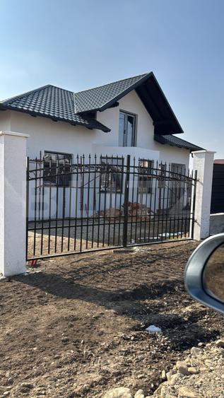 Case de vanzare , 130 mp construiti , 500 mp teren , zona rezidentiala Scheia