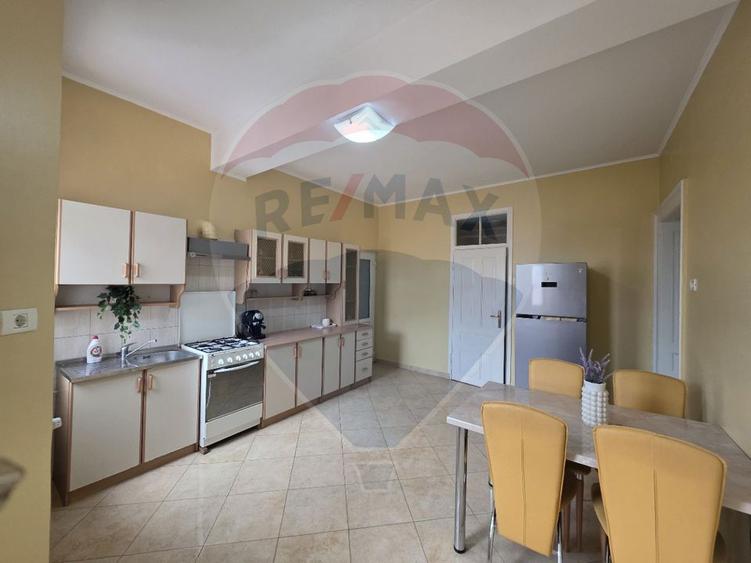 Inchiriere casă cu terasa si curte zona Piata Mica Spitalul Judetean