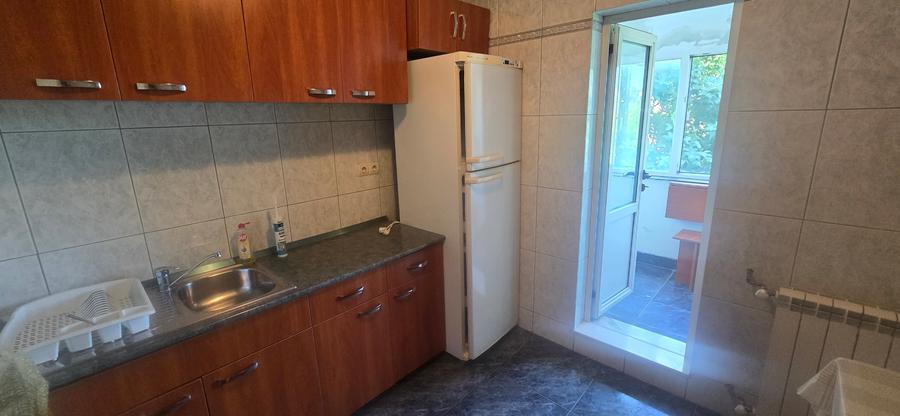 Exclusivitate-Capitol, ap. 2 camere, mobilat-utilat, centrala gaz, termen lung