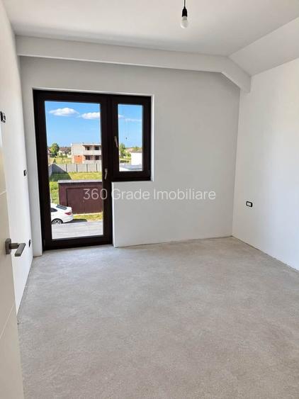 Casa Individuală în Dragsina -250mp /850mp teren - 2 garaje Comision 0 - 17