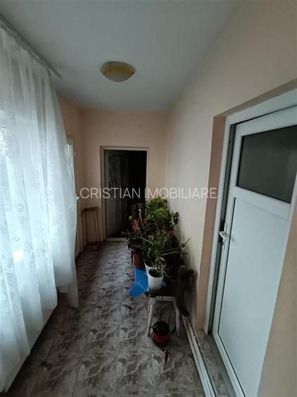 Casa pretabila 2 familii, 6 camere, teren 390 mp, zona Centrala - 7
