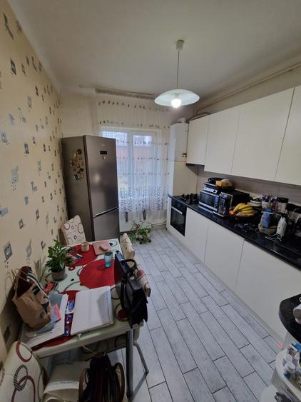 Apartament 2 camere in Andrei Muresanu cu gradina,birou, si beci