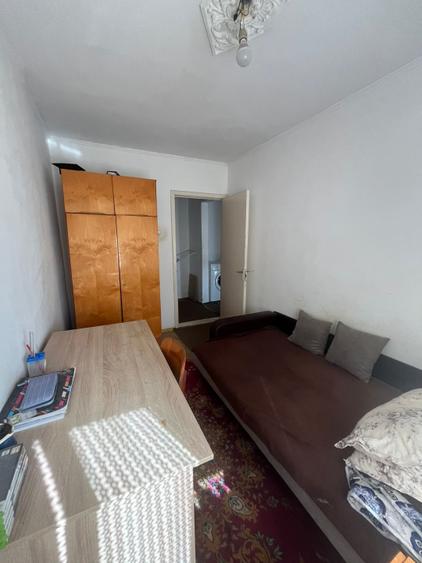 - Apartament 3 camere confort 1 decomandat, zona Progresu