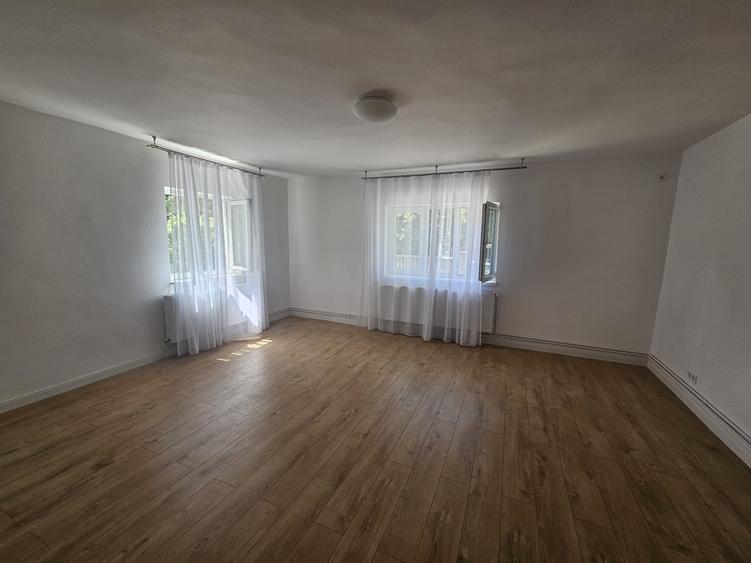 Super oferta! Casa cu 5 camere in Andrei Muresanu, ultrafinisata!