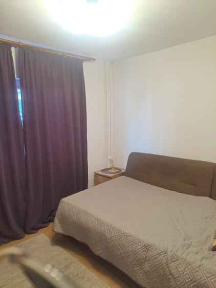 Tomis III-apartament cu 3 camere cf 1,cu centrala,  etaj 1