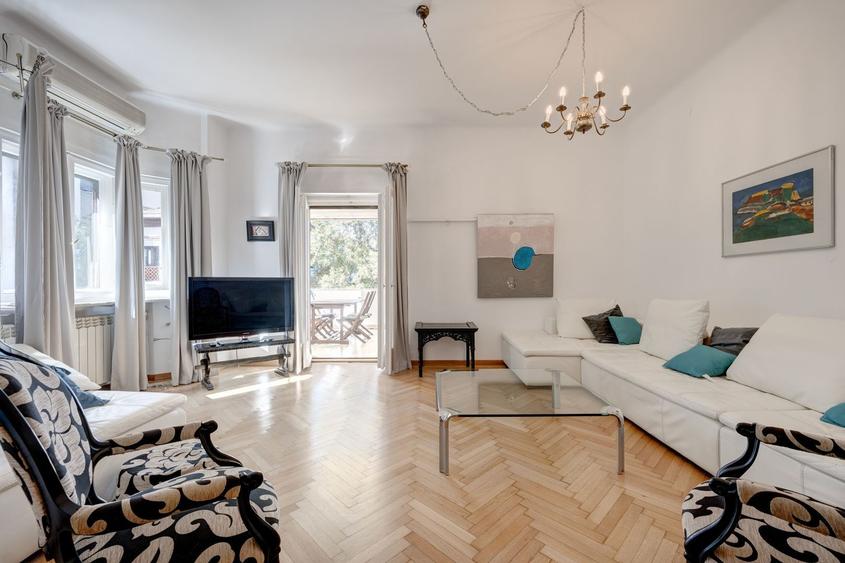 Apartament stil francez in vila I 4 camere I De inchiriat I Capitale
