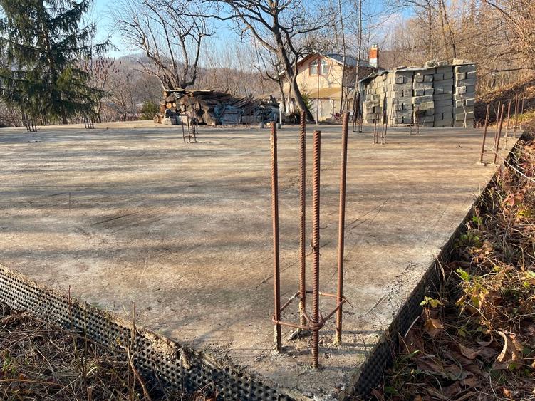 Vând casă Dp+P+M ,construcția C1 și terenul intravilan de 1265 mp