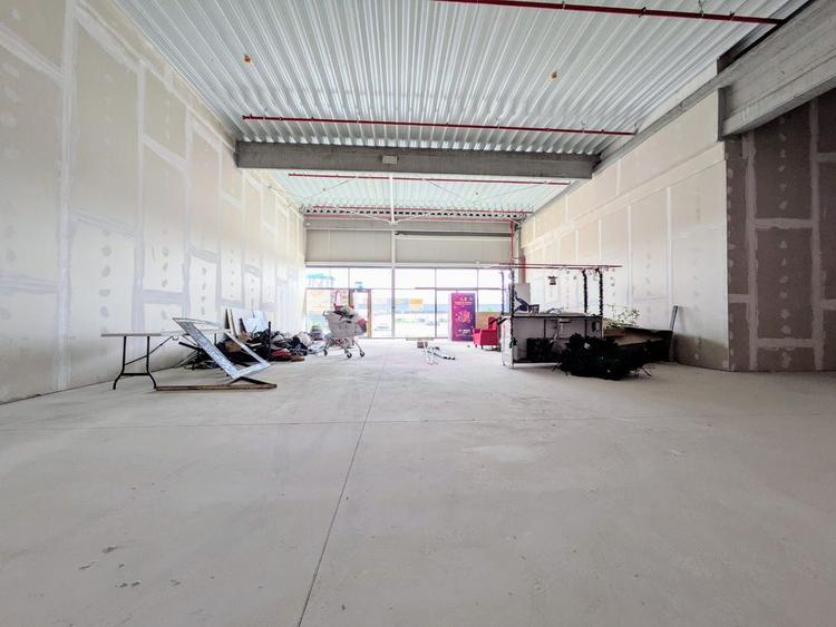 Spatiu Comercial - 186 mp - Fun Shop Park Mosnita Noua