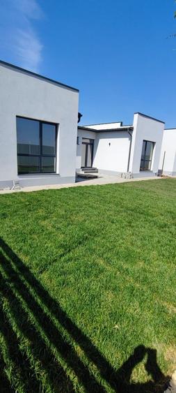 Vila 4  camere Parter