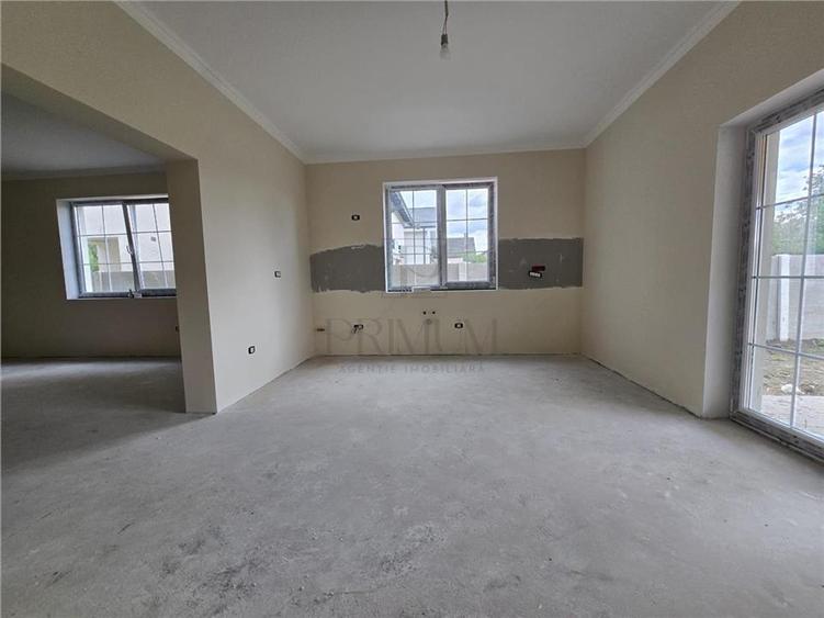 Duplex modern - la asfalt - personalizare interioara