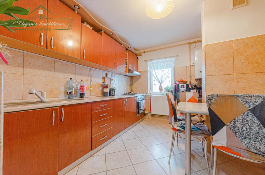 Apartament cu 2 camere si centrala proprie, zona Confectii, Arad
