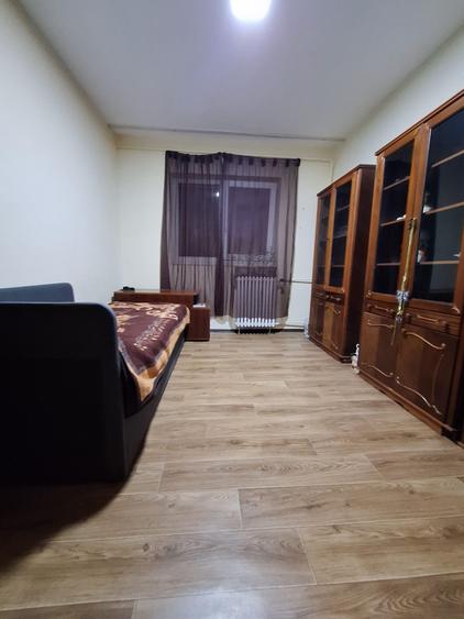 Apartament 3 camere, 70mp, Str. Muncitorilor, zona Astra