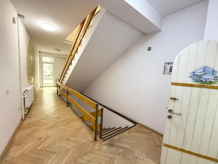 Vila de vanzare 9 camere zona Piata Dorobanti, Bucuresti 365 mp
