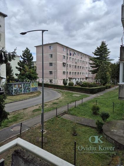Apartament 2 camere, etaj 1, centrală proprie, str. Vasile Goldiș, Sfâ - 9