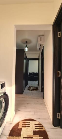 De vanzare apartament cu 3 camere, Piata Centrala, et. 3, 105.000 euro