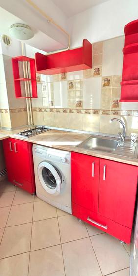 RENOVATA! Garsoniera, etaj 1, CENTRALA termica, mobilata, utilata, Galata