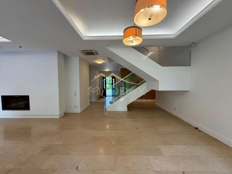 Vila cu 9 camere *900 teren* & piscina privata // Pipera