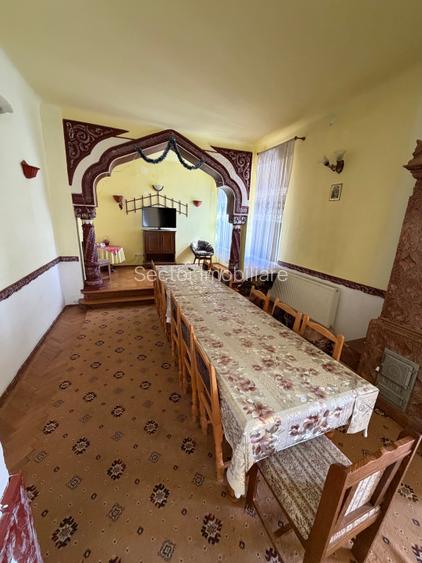 Vilă istorică de vânzare Castel Aura Buzescu Bușteni str. Victoriei nr. 11