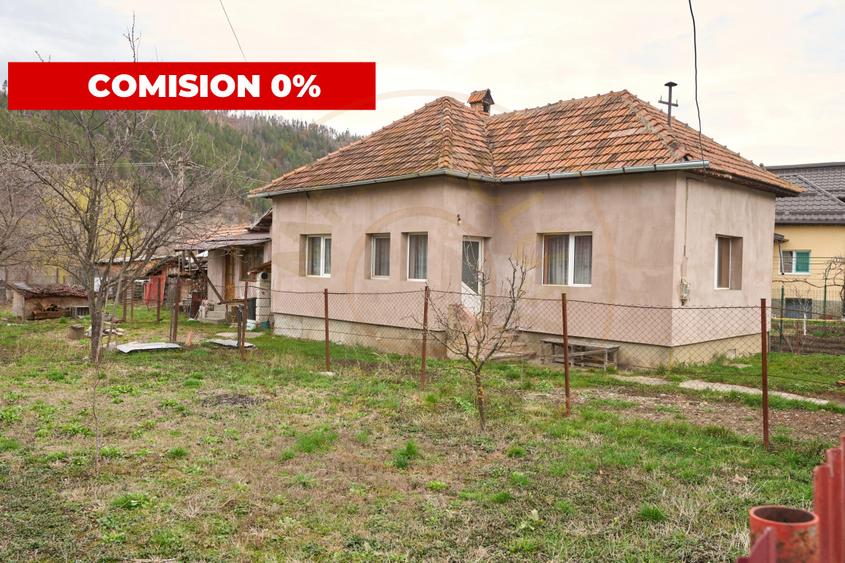 Casa individuala Leresti la strada principala+ teren 831 mp, utilitati complete