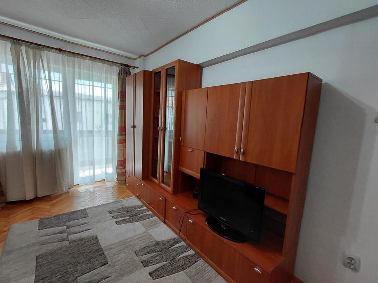 Apartament 2 camere decomandat Strada Intrarea Arieșului