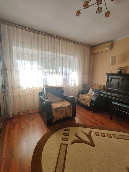 Închiriez APARTAMENT 3 CAMERE, Târgoviște, Micro 4 - 2
