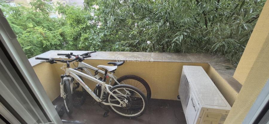 Apartament 2 camere , decomandat, et. 3, strada  Andrei Muresanu - 13