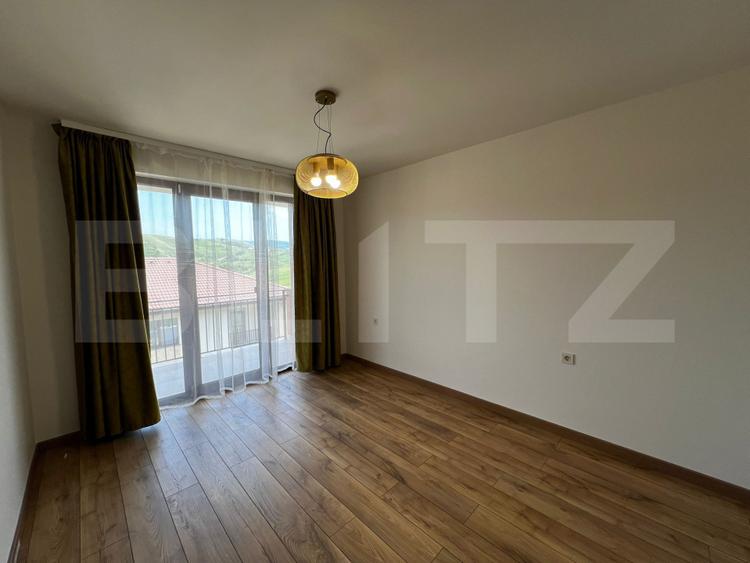 Casa cu 4 camere, 120 mp utili, 250 mp de teren, la liziera padurii