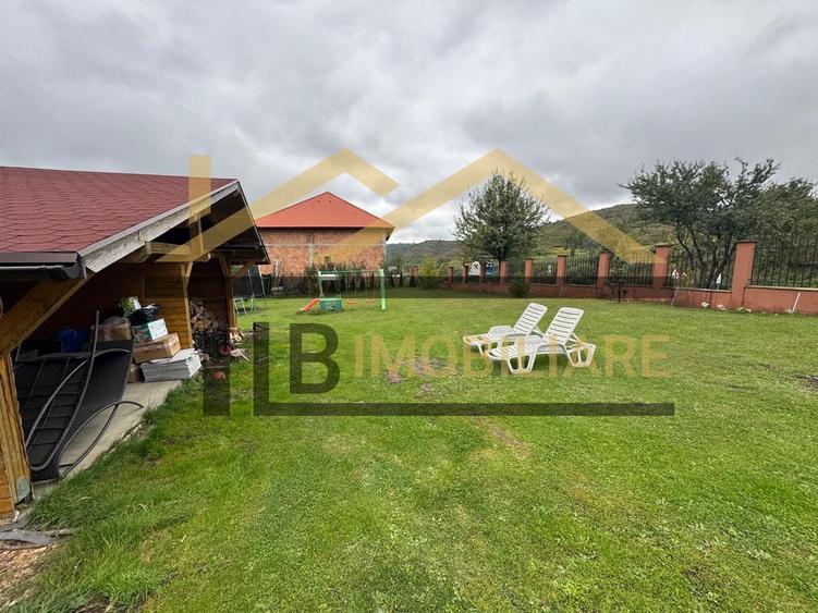 Vila cu 8 camere de vanzare, teren 1580mp, Zona Praid