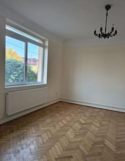 De vânzare casă cu teren 770 mp, în Dâmbul Rotund