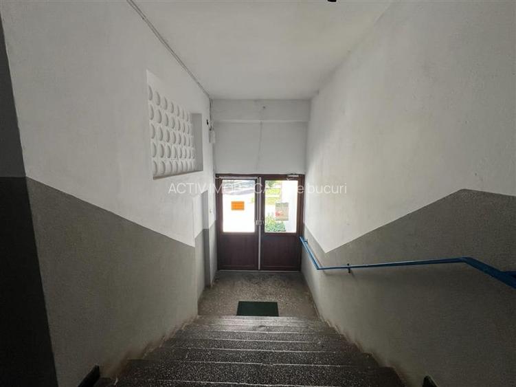 Lugoj, Apartament 3 Cam., 84 Mp., Semidecomandat, et.6, Central Blocul Postei - 12