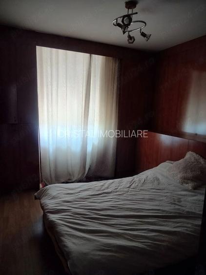 Apartament 4 camere. Cu Centrala. La 5 min de metrou. Aparatorii Patriei, - 6