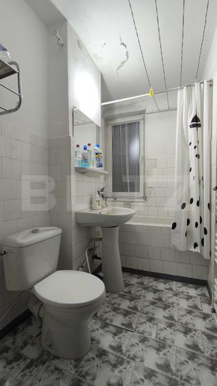 Apartament 2 camere, decomandat, etaj 3, zona Centrala